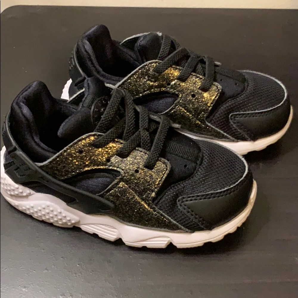 Toddler girl Nike Huarache Black size 8